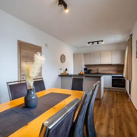Gretl By We Rent *